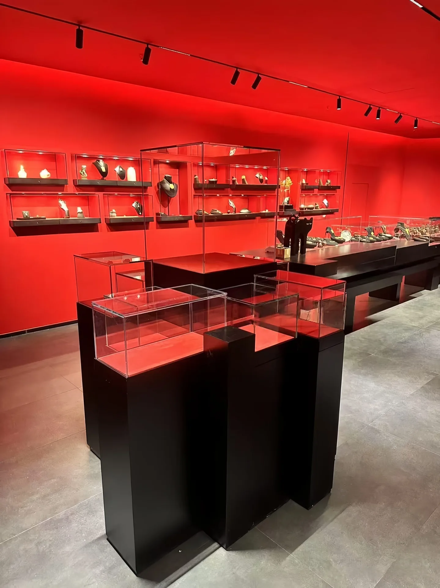 Modular Black Display Pedestal Set with Glass Cases | Wall Shelving and Counter Showcase for Retail Stores