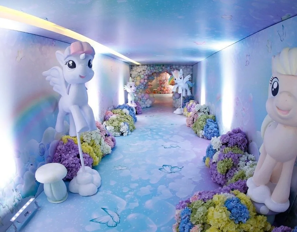 My Little Pony Fiberglass Statue for Themed Party & Kids’ Decor — view 2