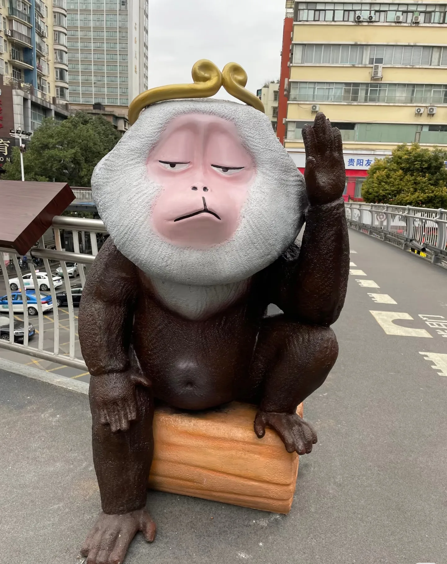 Myth-themed Monkey King Fiberglass Sculpture Series For Urban Pedestrian Bridge — view 3