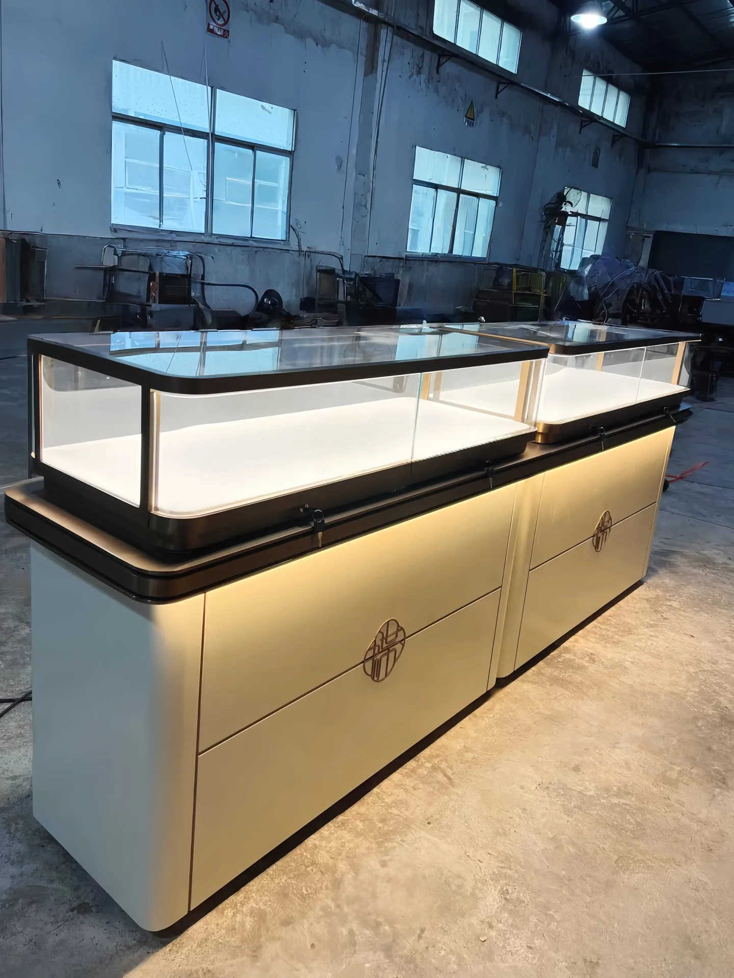 New‑Chinese Style Luxury Jewelry Display Set, Wall‑Embedded Showcase & Glass Counter — view 6
