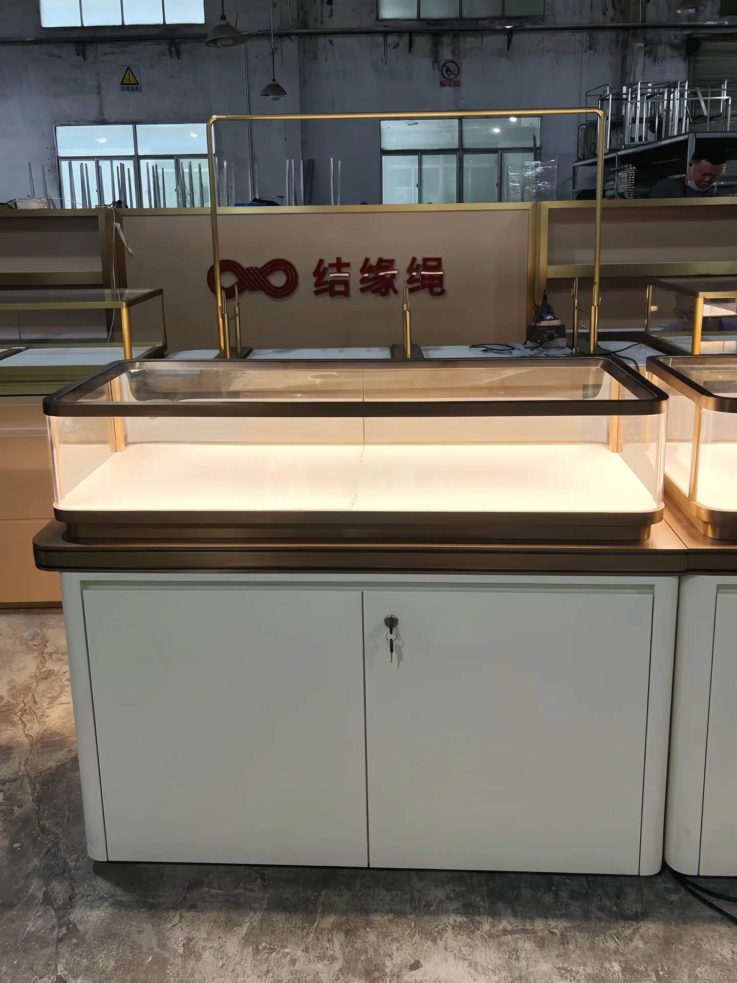 New‑Chinese Style Luxury Jewelry Display Set, Wall‑Embedded Showcase & Glass Counter — view 4