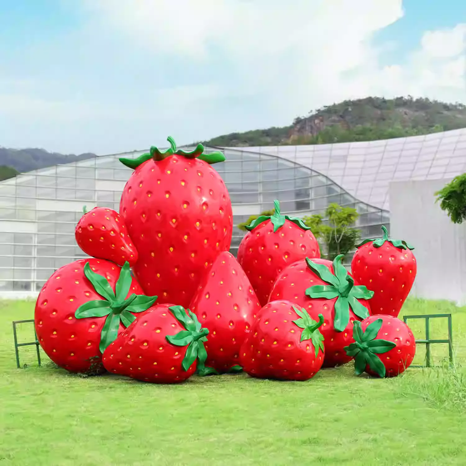 Outdoor Fiberglass Simulation Strawberry Ornaments: Fruit Sculptures for Garden, Farm & Picking Park Decor — view 3
