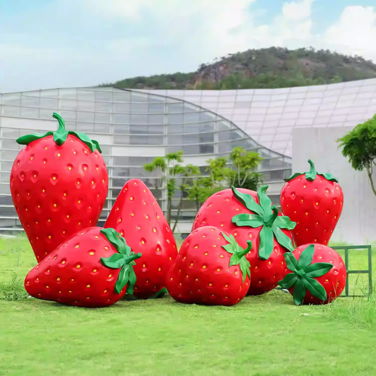 Outdoor Fiberglass Simulation Strawberry Ornaments: Fruit Sculptures for Garden, Farm & Picking Park Decor — view 5