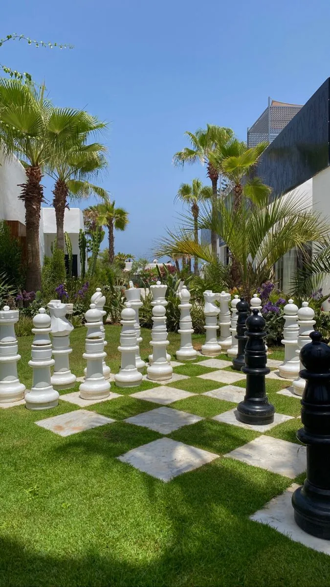 Oversized FRP Outdoor Chess Set with Checkerboard for Resort Garden Landscape Decor