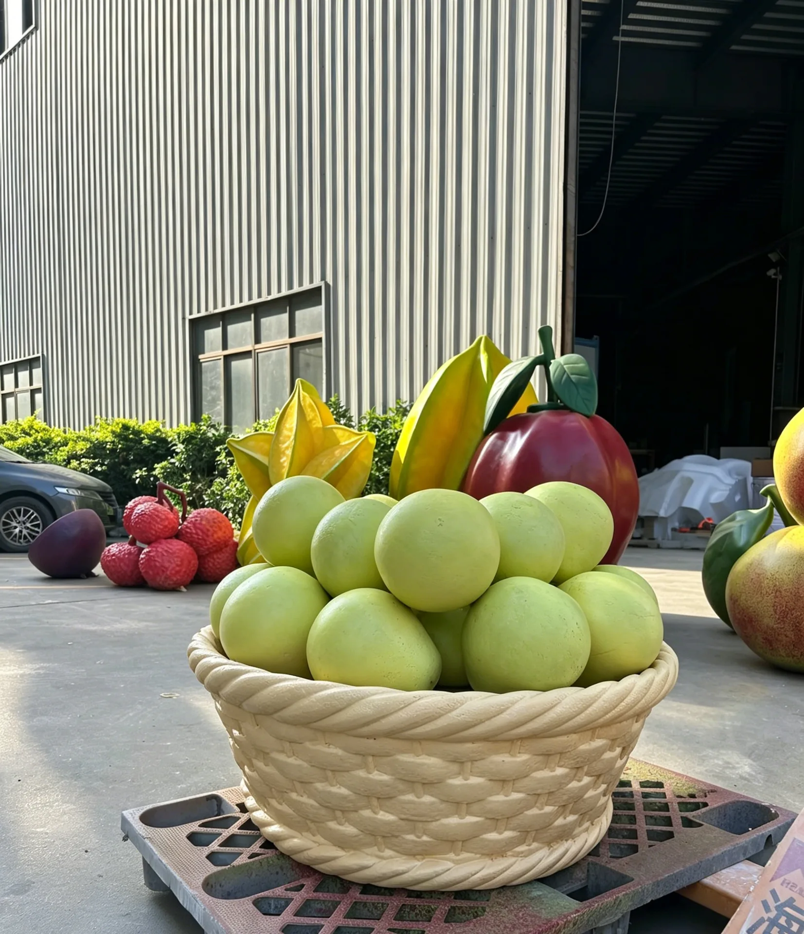 Oversized Realistic Fiberglass Pomelo Fruit Sculpture for Commercial Landscape Decor — view 2