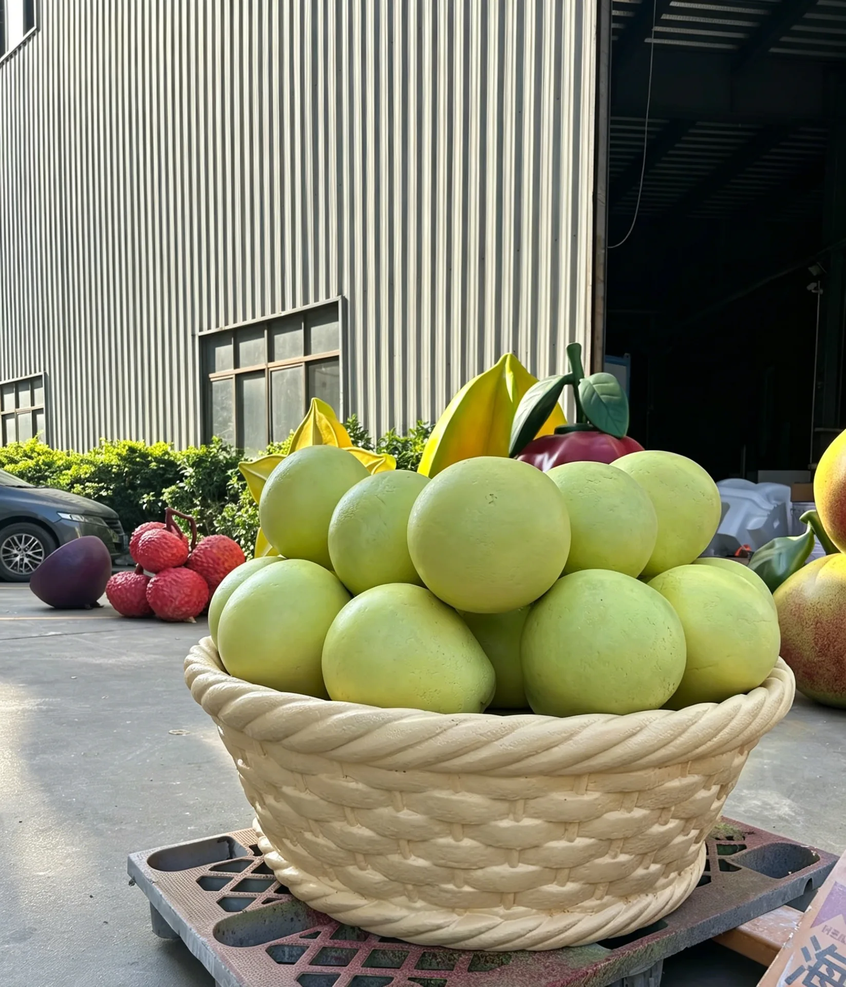 Oversized Realistic Fiberglass Pomelo Fruit Sculpture for Commercial Landscape Decor — view 4