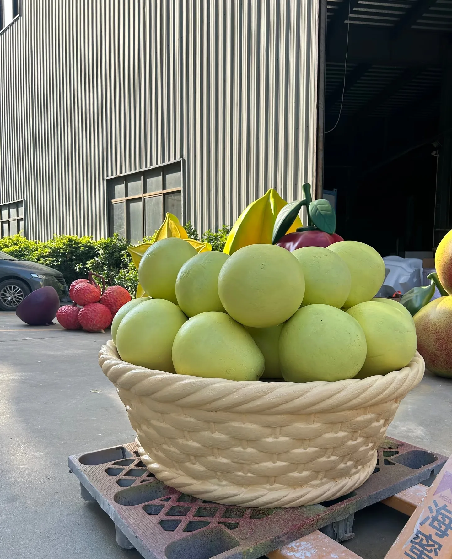 Oversized Realistic Fiberglass Pomelo Fruit Sculpture for Commercial Landscape Decor
