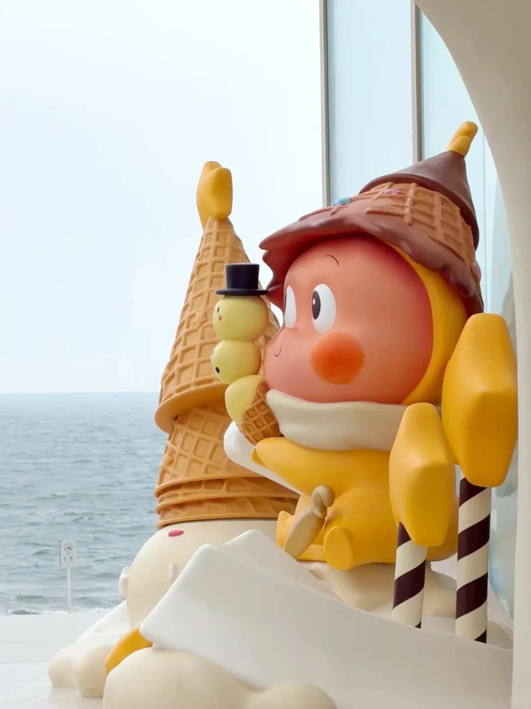 Pop Mart Twinkle Twinkle Star Elf FRP Sculpture Set for Beach Outdoor Pop-up Exhibition — view 4