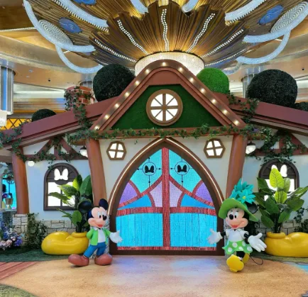 Premium Fiberglass Mickey Mouse Sculpture Life Size Cartoon Character Statue Custom Design — view 5