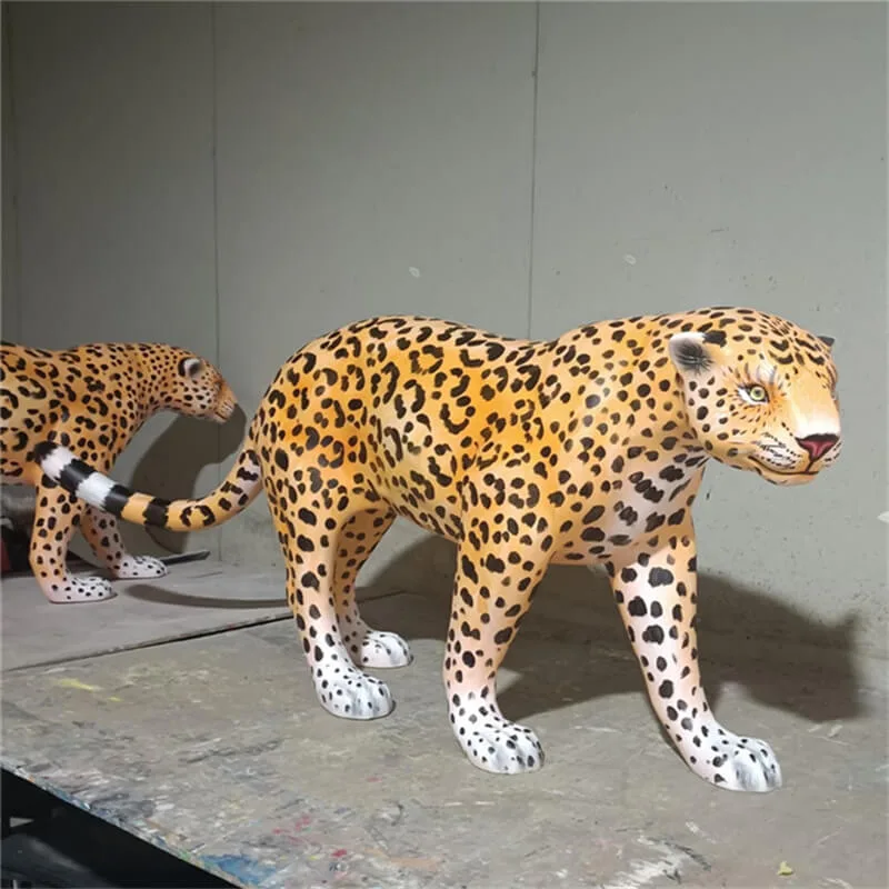 Realistic Lifelike Cheetah Fiberglass Leopard Sculpture | High‑End Landscape Decor for Outdoor Gardens & Commercial Plazas — view 3