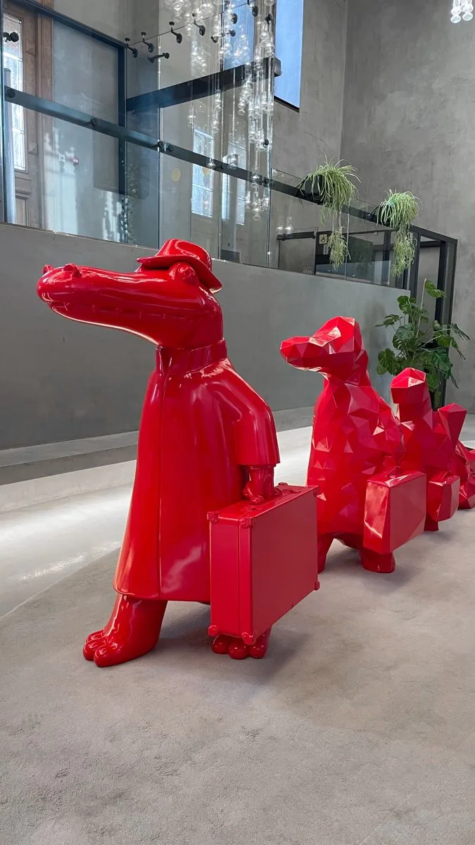 Red Geometric Crocodile Fiberglass Sculpture Set for Modern Spaces — view 2