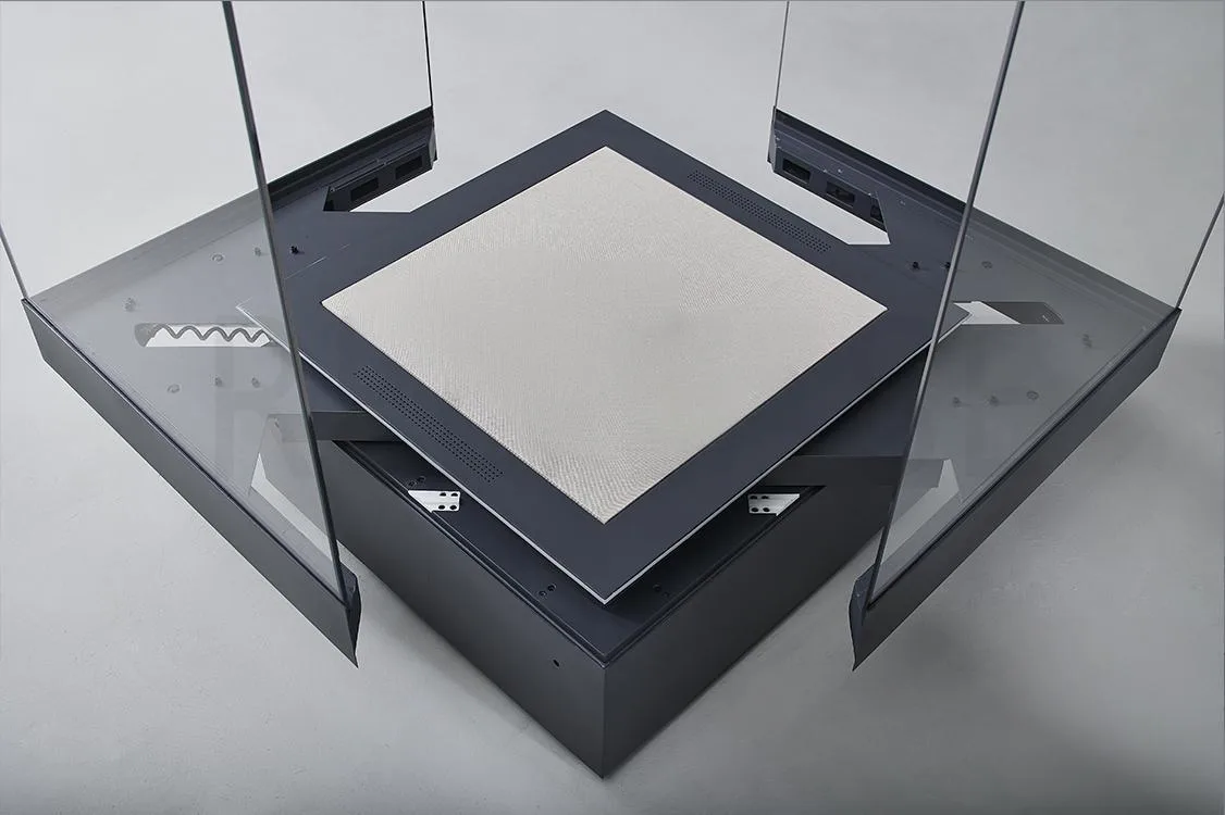 RT13 Automatic Diagonal Open Freestanding Museum Display Case — view 4
