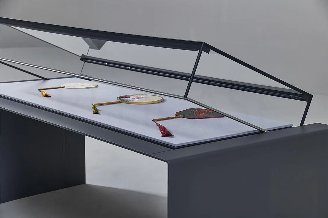 RT15 Automatic Lift-Off Opening Museum & Jewelry Shop Table Top Display Case — view 6