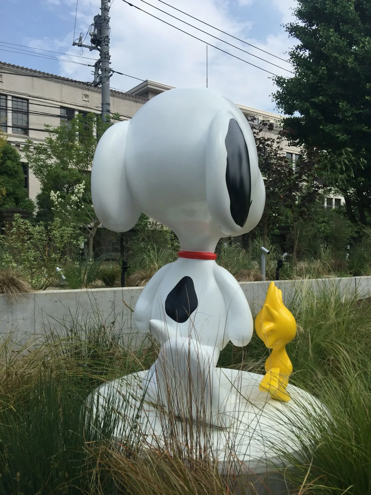 Snoopy & Woodstock Fiberglass Statue for Peanuts Fans & Parks — view 3