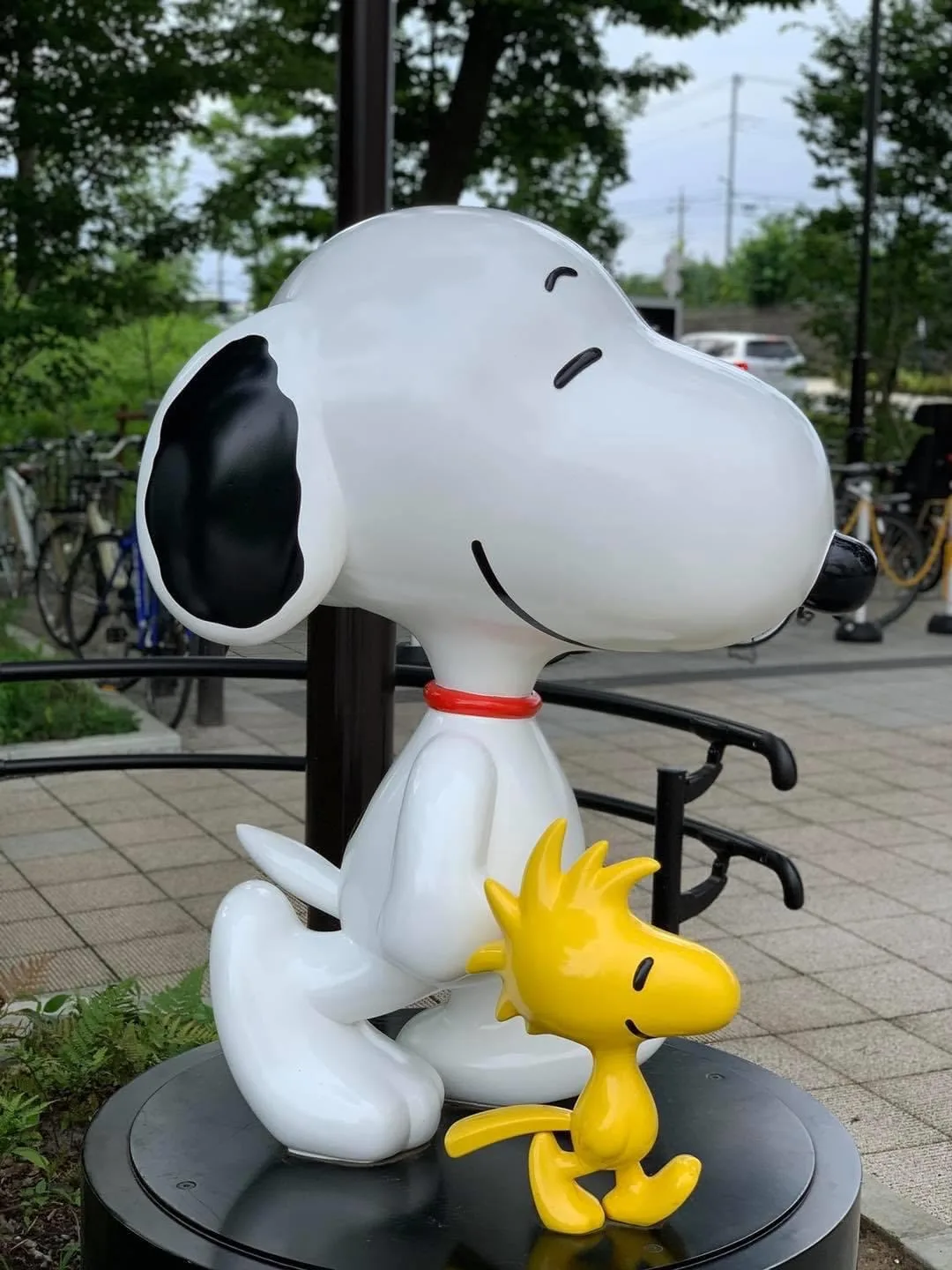 Snoopy & Woodstock Fiberglass Statue for Peanuts Fans & Parks — view 4