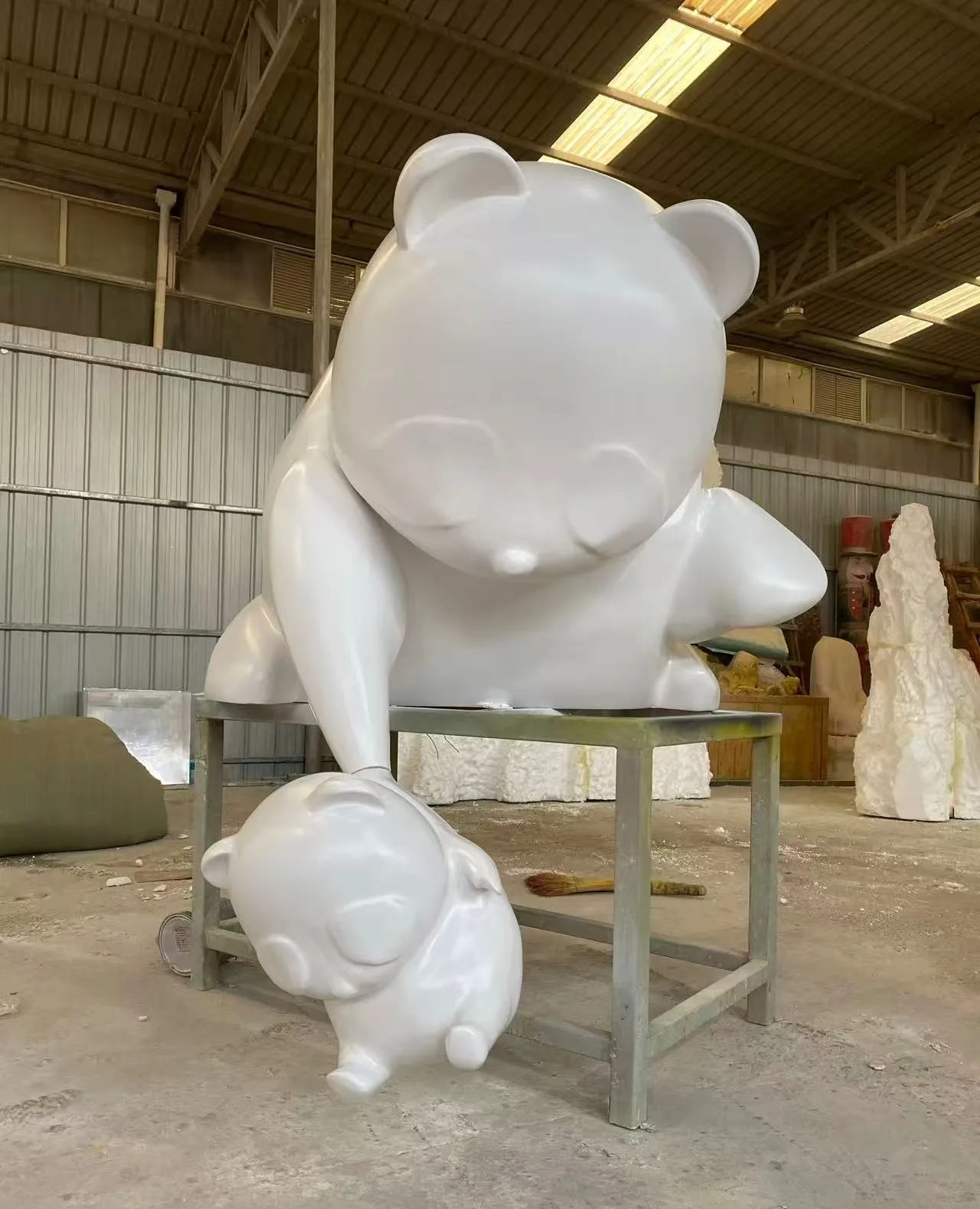 The Ultimate Crowd-Pleaser for Chinese Audiences: Giant Panda Fiberglass Sculptures — view 4