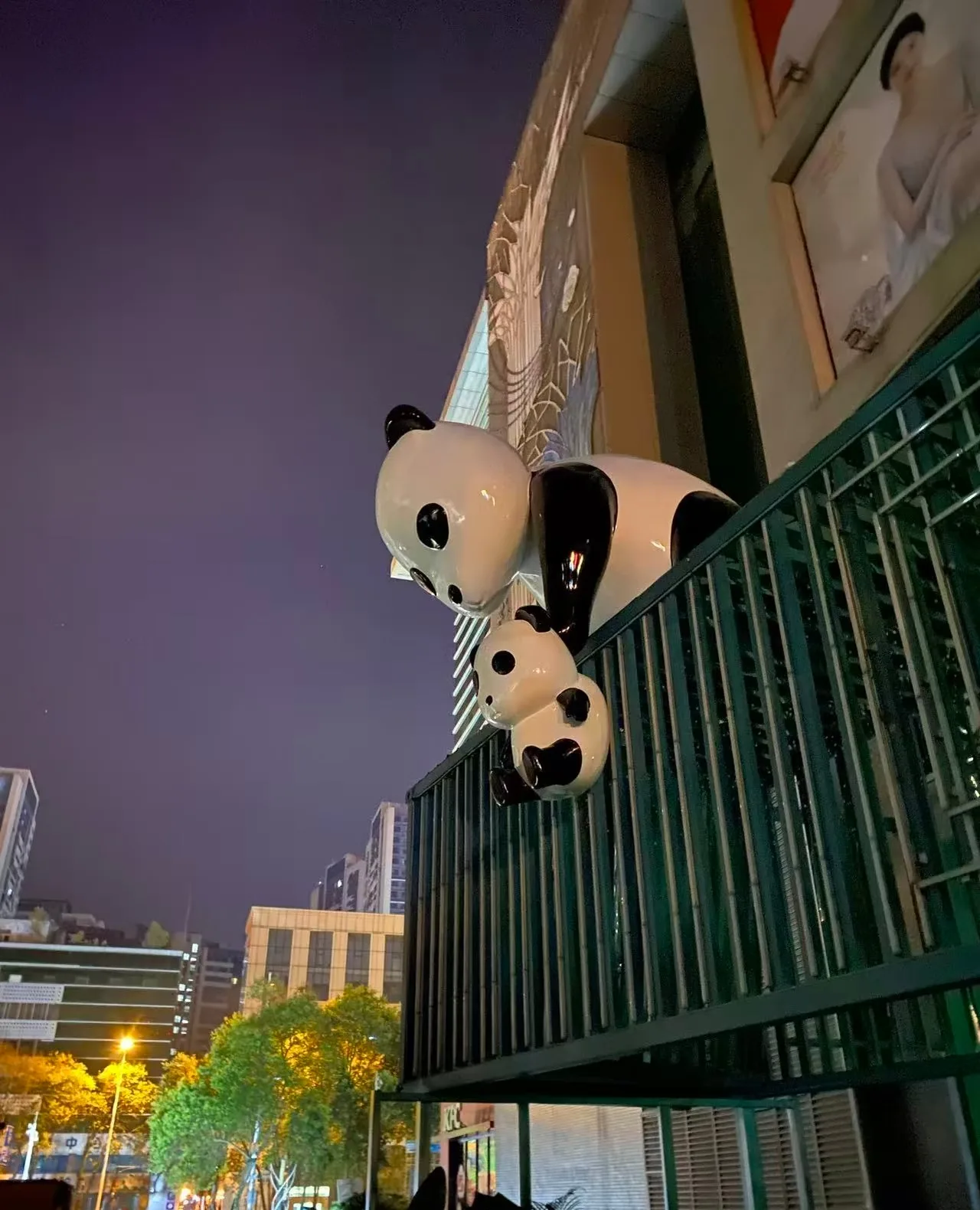 The Ultimate Crowd-Pleaser for Chinese Audiences: Giant Panda Fiberglass Sculptures — view 5