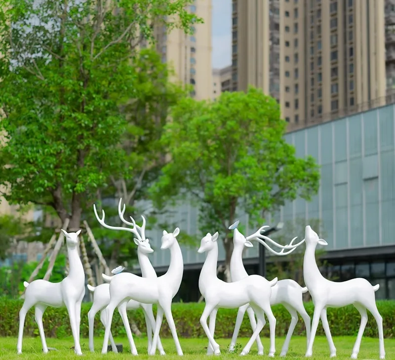 White Deer Family Fiberglass Sculpture Set For Park Ornament — view 4