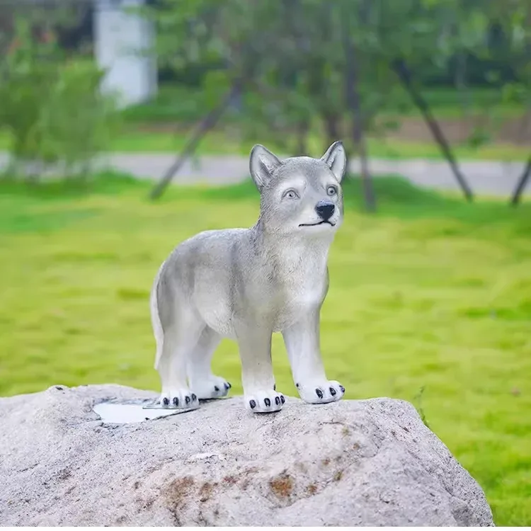Wolf Fiberglass Sculpture For Holiday Park Landscape Decor — view 2