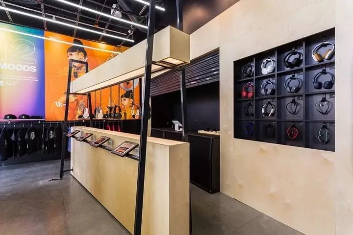 Electronics Shop Design Store Retail Displays – Store Design & Displays image 28