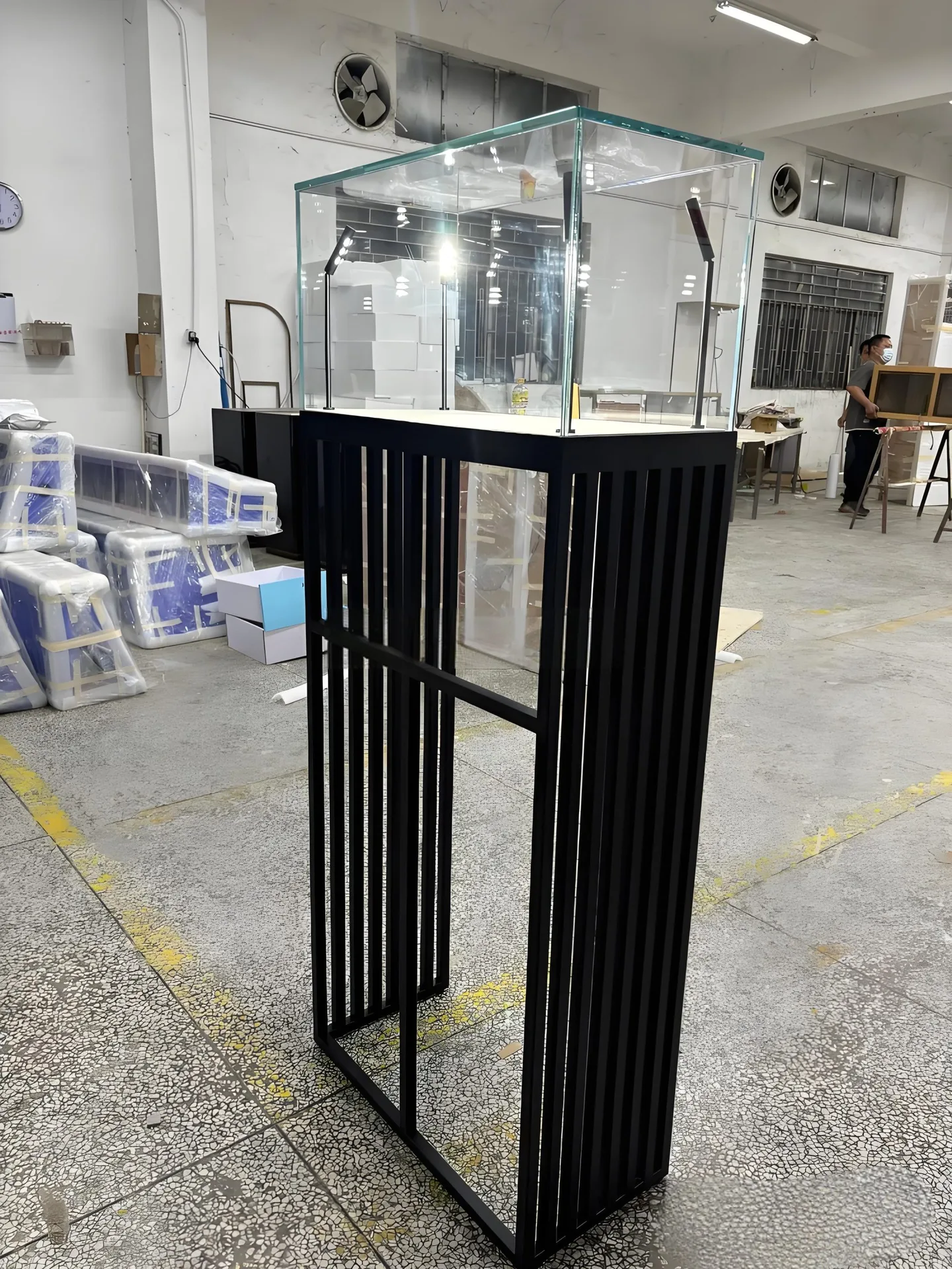 Jewelry Display Stands | Pedestal Tower Showcases – custom retail display image 6
