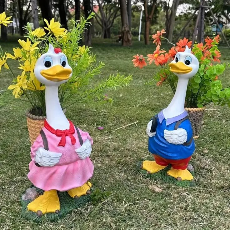 Outdoor Duck Statues Goose Sculptures for Garden – custom retail display image 27