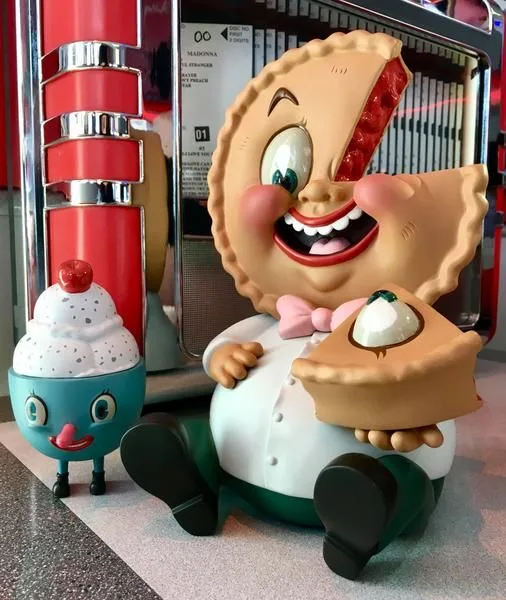 Cartoon Sculptures, Statues Figurines | Custom Life Size – custom retail display image 42