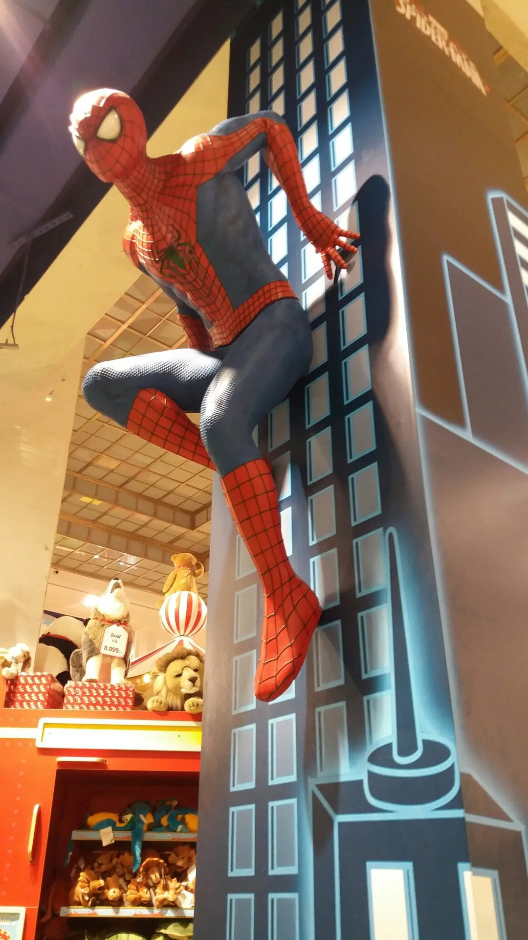 Life Size Marvel Superhero Statues Figurines For Sale – custom retail display image 16