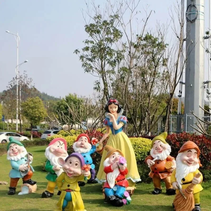 Custom Fiberglass Statues Sculptures Manufacturer | Benson Display – custom retail display image 17