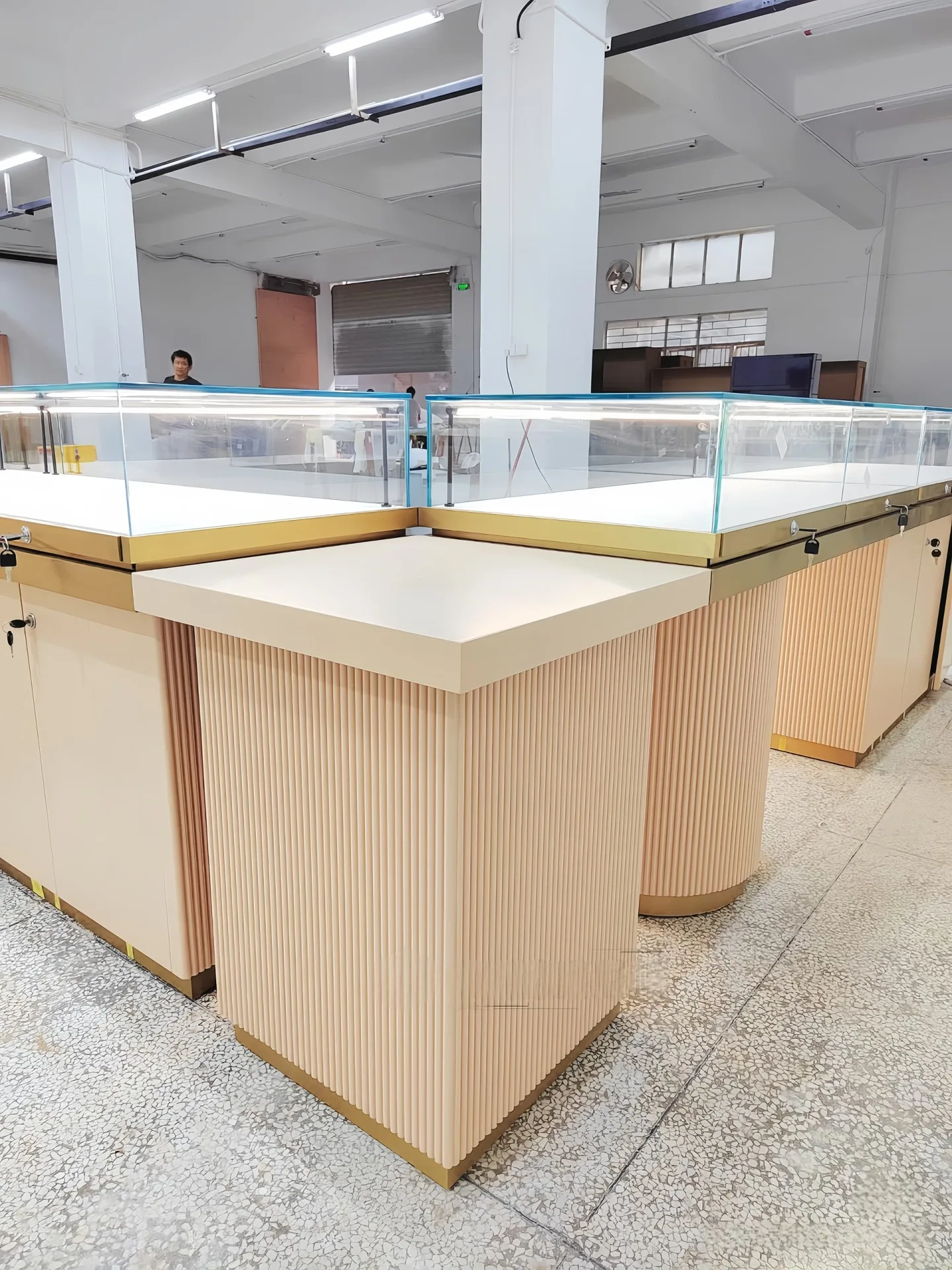 Jewelry Display Cabinets For Shops – custom retail display image 53