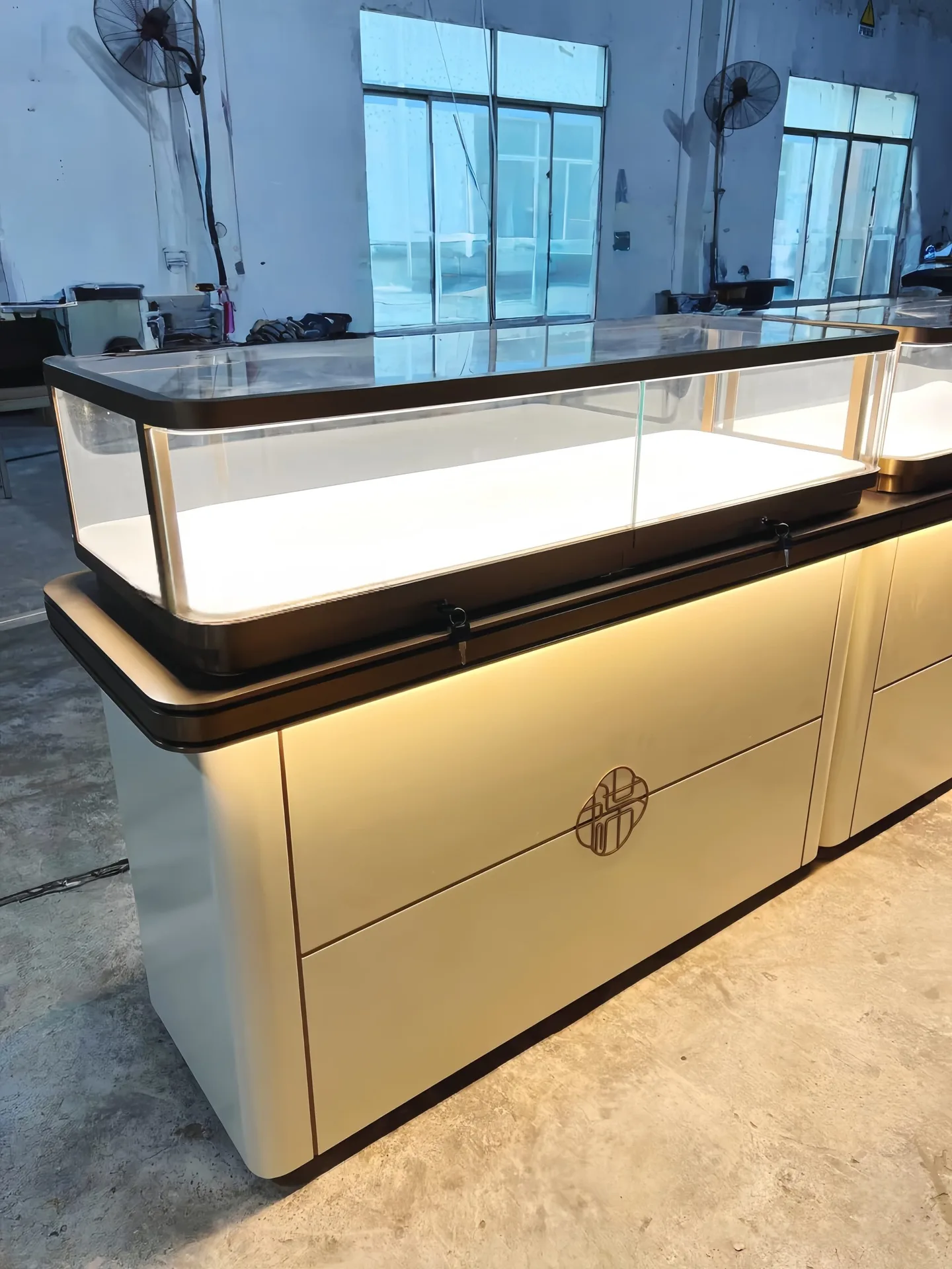 Jewelry Display Cabinets For Shops – custom retail display image 9