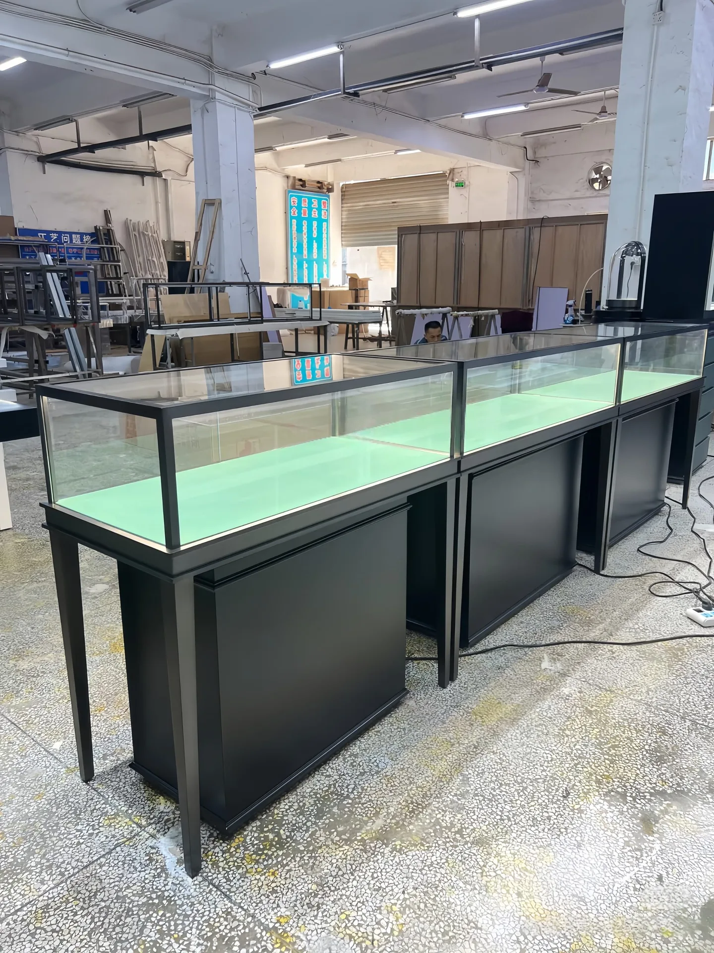 Jewelry Display Stands | Pedestal Tower Showcases – custom retail display image 9