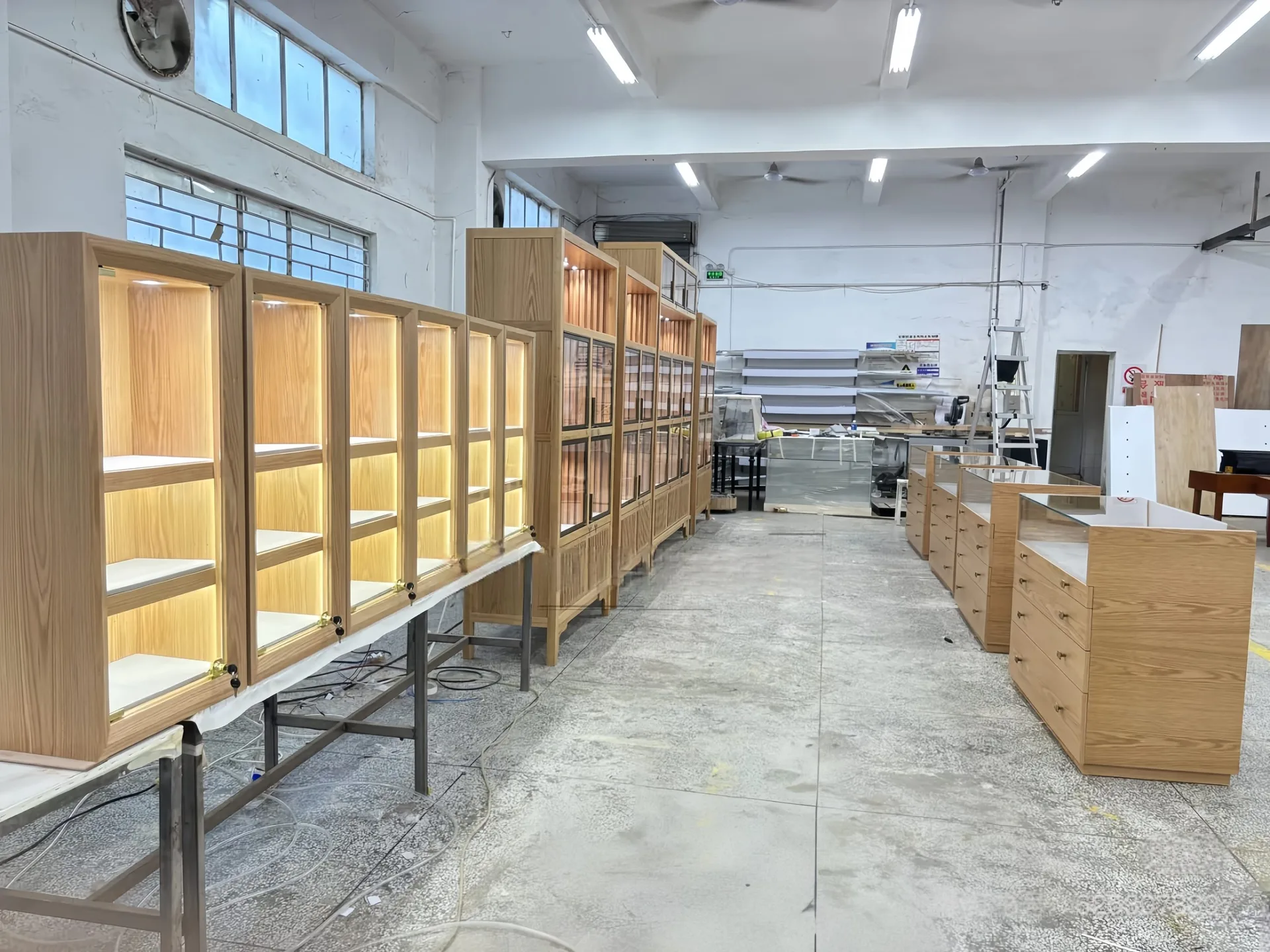 Jewelry Display Cases Showcases For Sale – custom retail display image 33