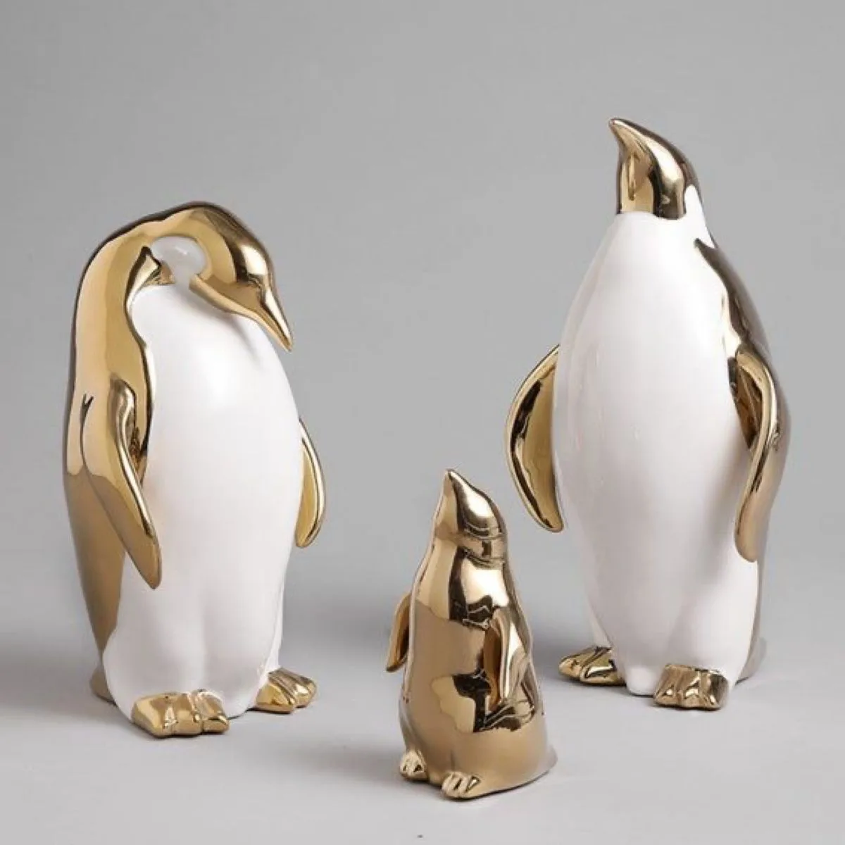 White Gold FRP Penguin Family Sculpture Set for Home Desk Hotel Table Decor
