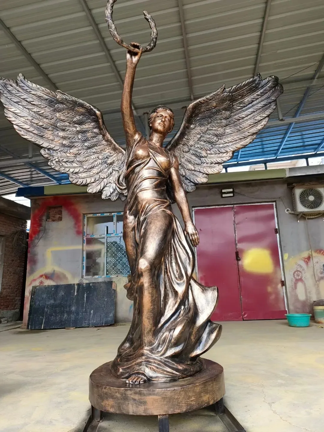 Custom Fiberglass Statues Sculptures Manufacturer | Benson Display – custom retail display image 52