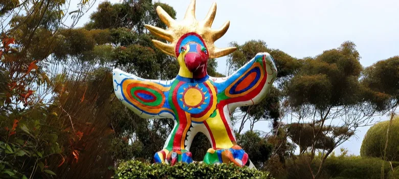 Modern Abstract Sculptures For Sale | Benson Display – custom retail display image 3