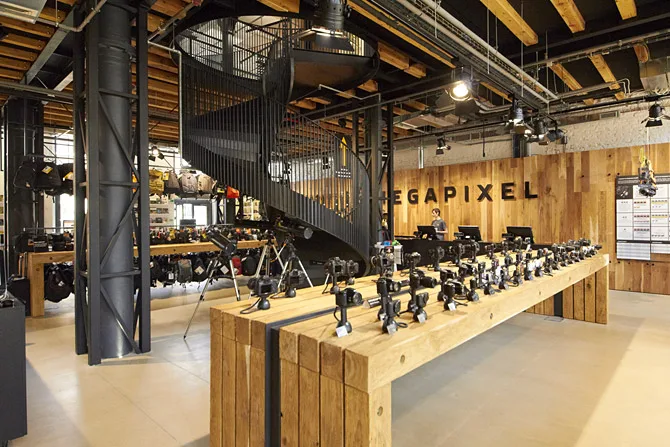 Electronics Shop Design Store Retail Displays – Store Design & Displays image 13