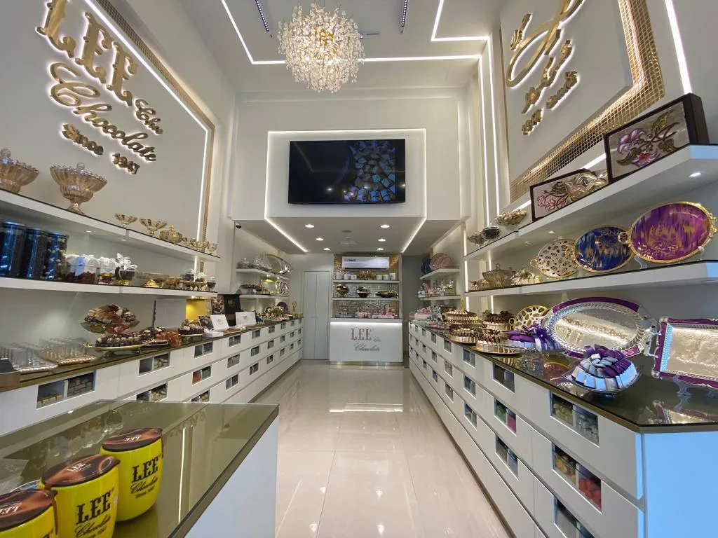 Chocolate Display | Shop Design, Decoration Fixtures – Lollipop candy shop Chocolate counter big sweet candy shelves Convenie