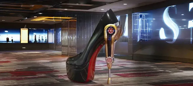 High Heel Shoe Fiberglass Statues & Sculptures Giant Shoe Props | Fiberglass High Heel Shoe Statues Sculptures – custom retail display image 3