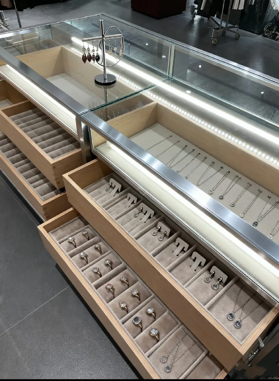 Stainless Steel Jewelry Showcases, Vitrine Cabinets For Sale – custom retail display image 10