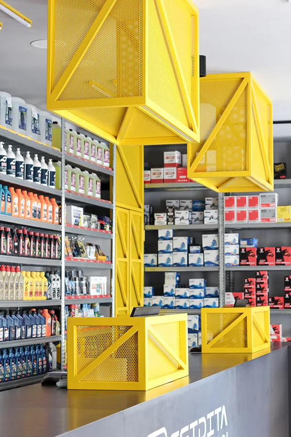 Car Accessories Shop Displays, Racks Interior Design – Auto Part Shop Design & Decoration image 10