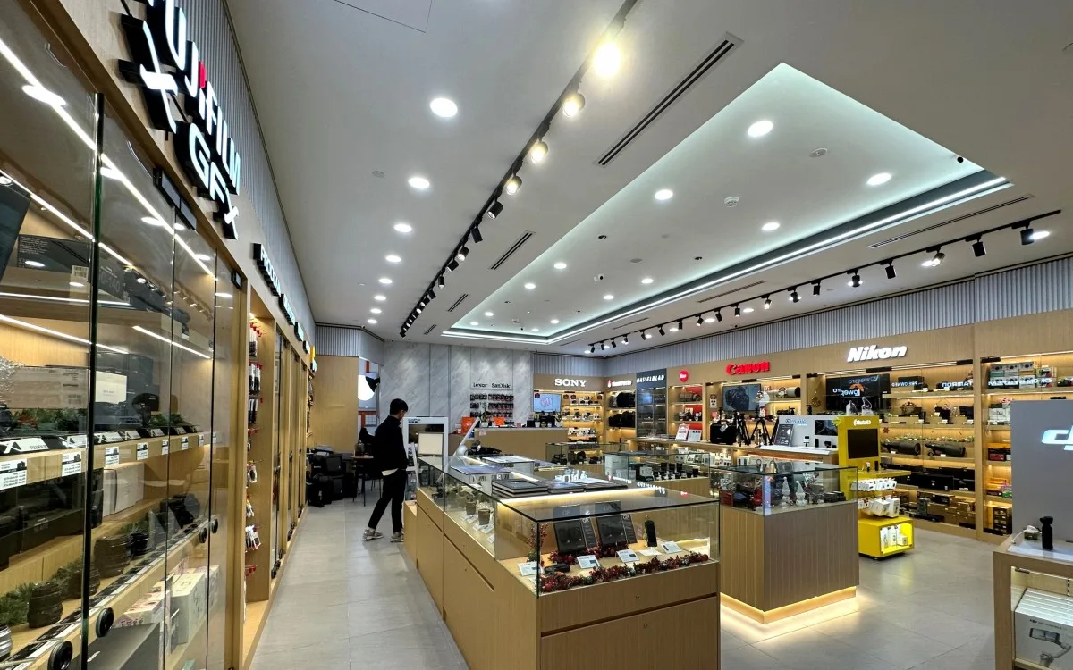 Electronics Shop Design Store Retail Displays – Store Design & Displays image 24