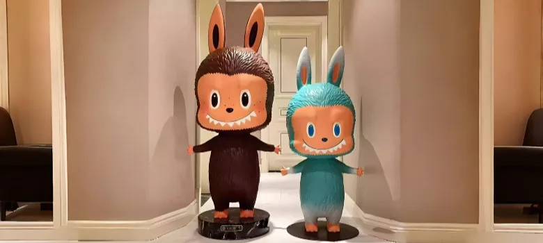 Labubu Fiberglass Statues Life Size Fiberglass Labubu Statues Sculptures For Sale – custom retail display image 3
