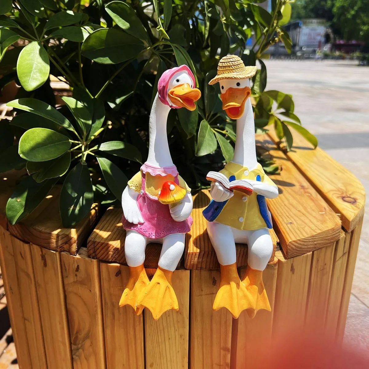 Outdoor Duck Statues Goose Sculptures for Garden – custom retail display image 34