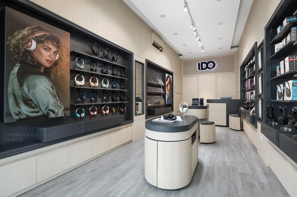 Headphone Displays, Design Store Fixtures – custom retail display image 4