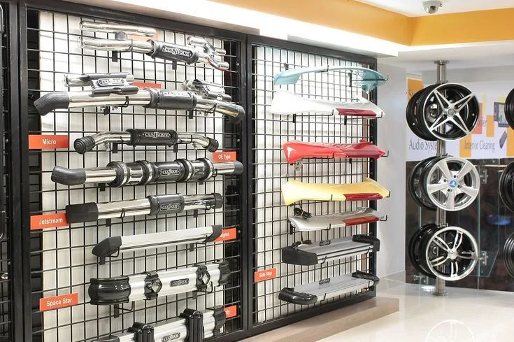Car Accessories Shop Displays, Racks Interior Design – custom retail display image 2