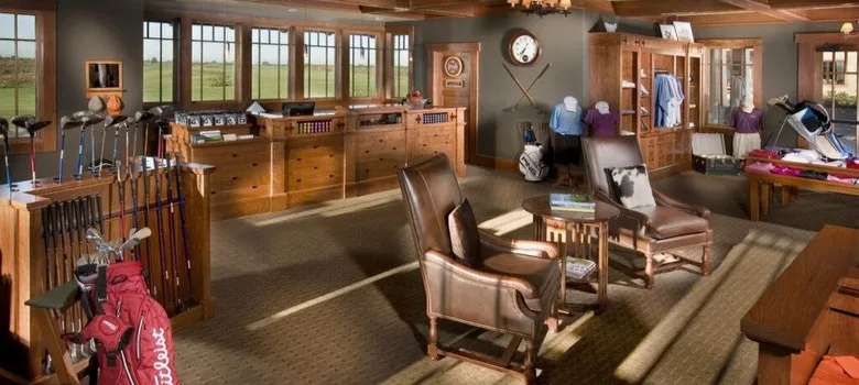 Golf Pro Shop Design, Displays Retail Fixtures – custom retail display image 9