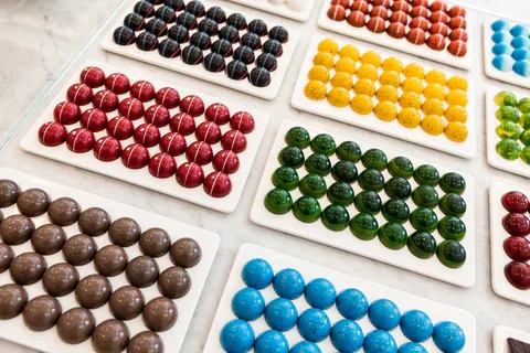 Chocolate Display | Shop Design, Decoration Fixtures – Lollipop candy shop Chocolate counter big sweet candy shelves Convenie