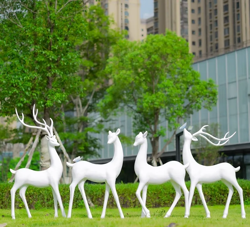 White Deer Family Fiberglass Sculpture Set For Park Ornament