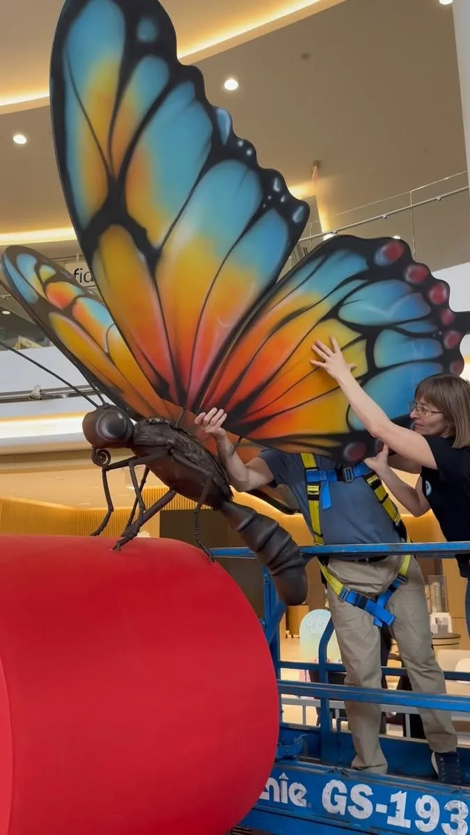 Large Butterfly Sculptures Statues For Garden – custom retail display image 1